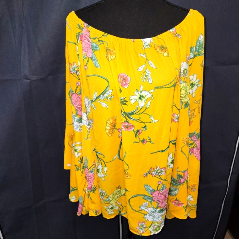 NWOT Plus Size Floral Top